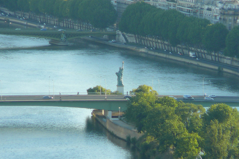 the teeny version of Lady Liberty